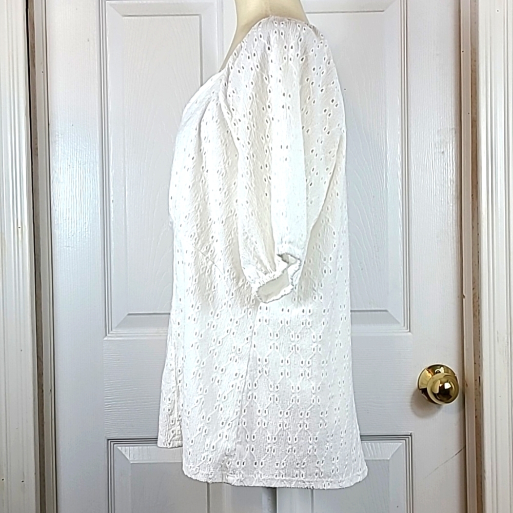 C Eyelet Blouse - Picture 6 of 10